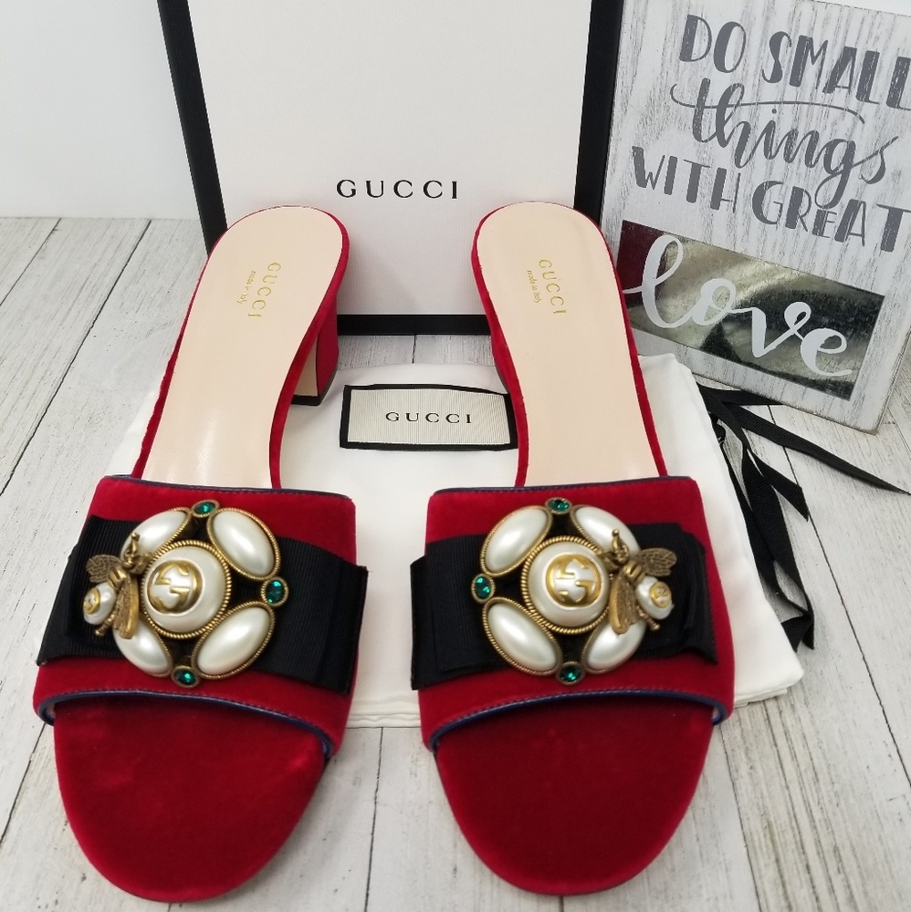 Gucci Velvet Mid-heel Mule with Bee